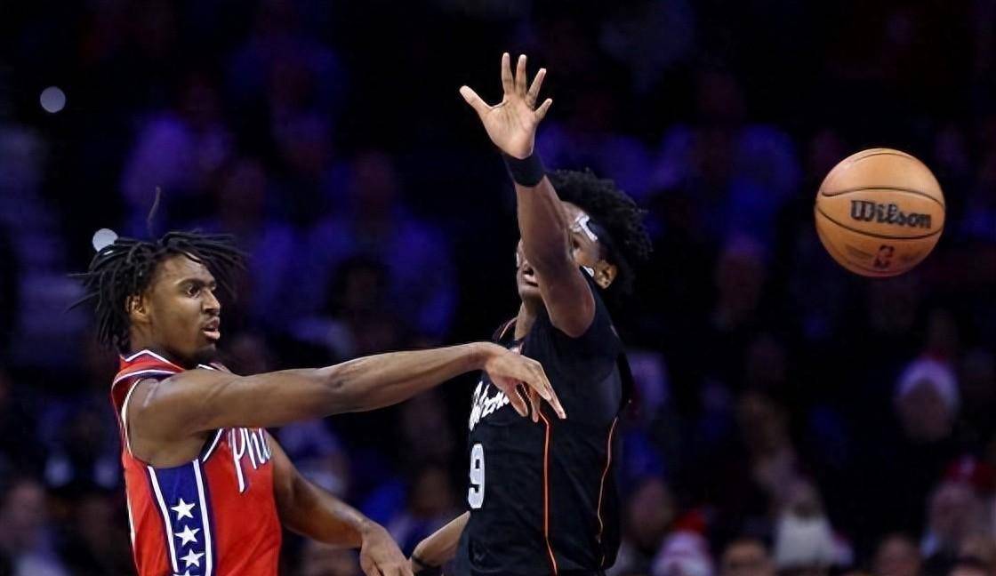 上海队在场上展现出色实力,打破对手困境的简单介绍 上海队在场上展现出色实力,打破对手困境的简单介绍