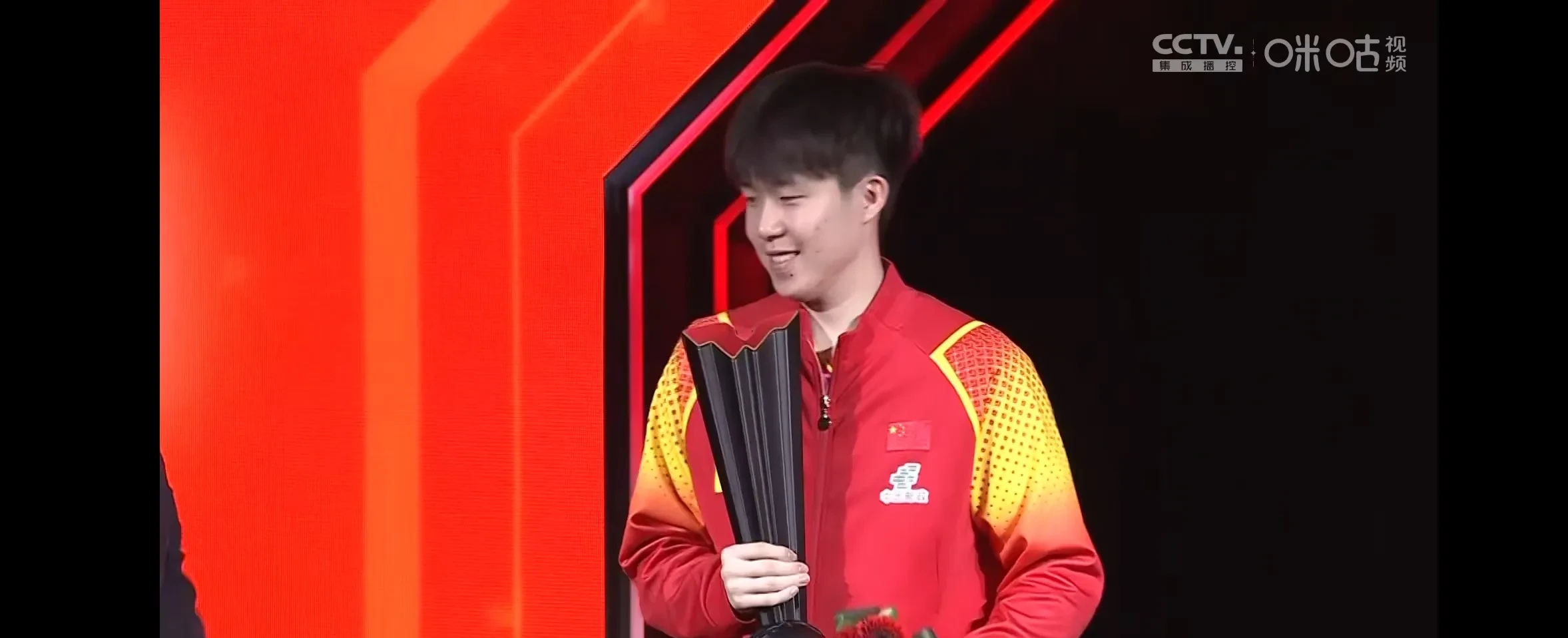 杏彩体育直播-青年选手崭露头角，实力不容小觑(青年选手崭露头角,实力不容小觑什么意思)