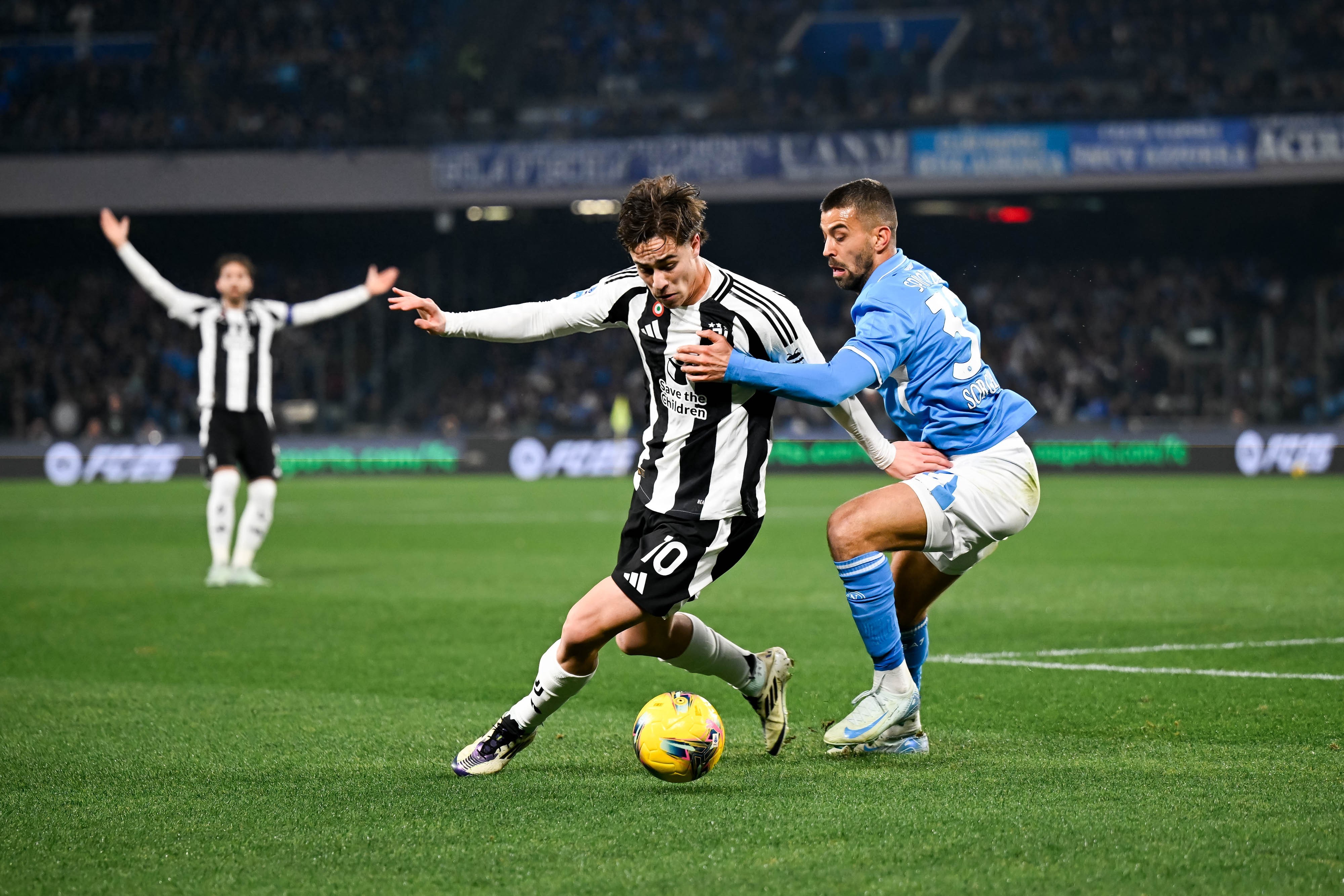 尤文图斯主场绝胜,锁定争冠优势 尤文图斯主场绝胜,锁定争冠优势