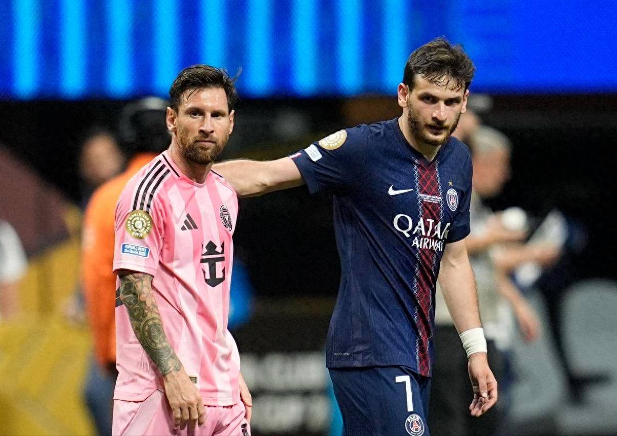 巴黎圣日耳曼惊险获胜梅西表现出色