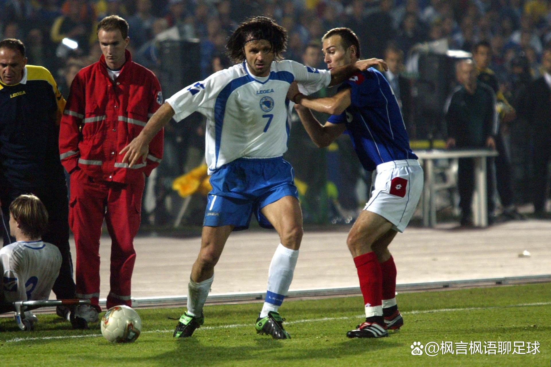 波黑在对阵英格兰中遇挫,晋级形势不容乐观 波黑在对阵英格兰中遇挫,晋级形势不容乐观