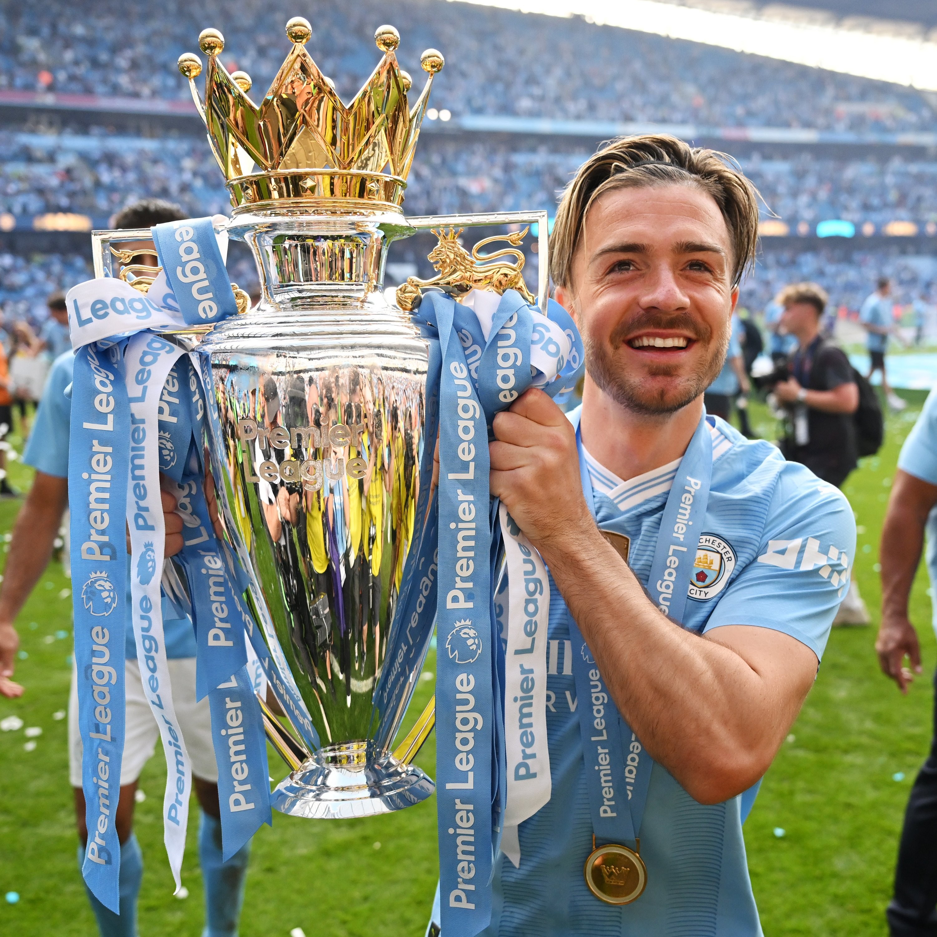 曼城客场大胜，豪取两球领先