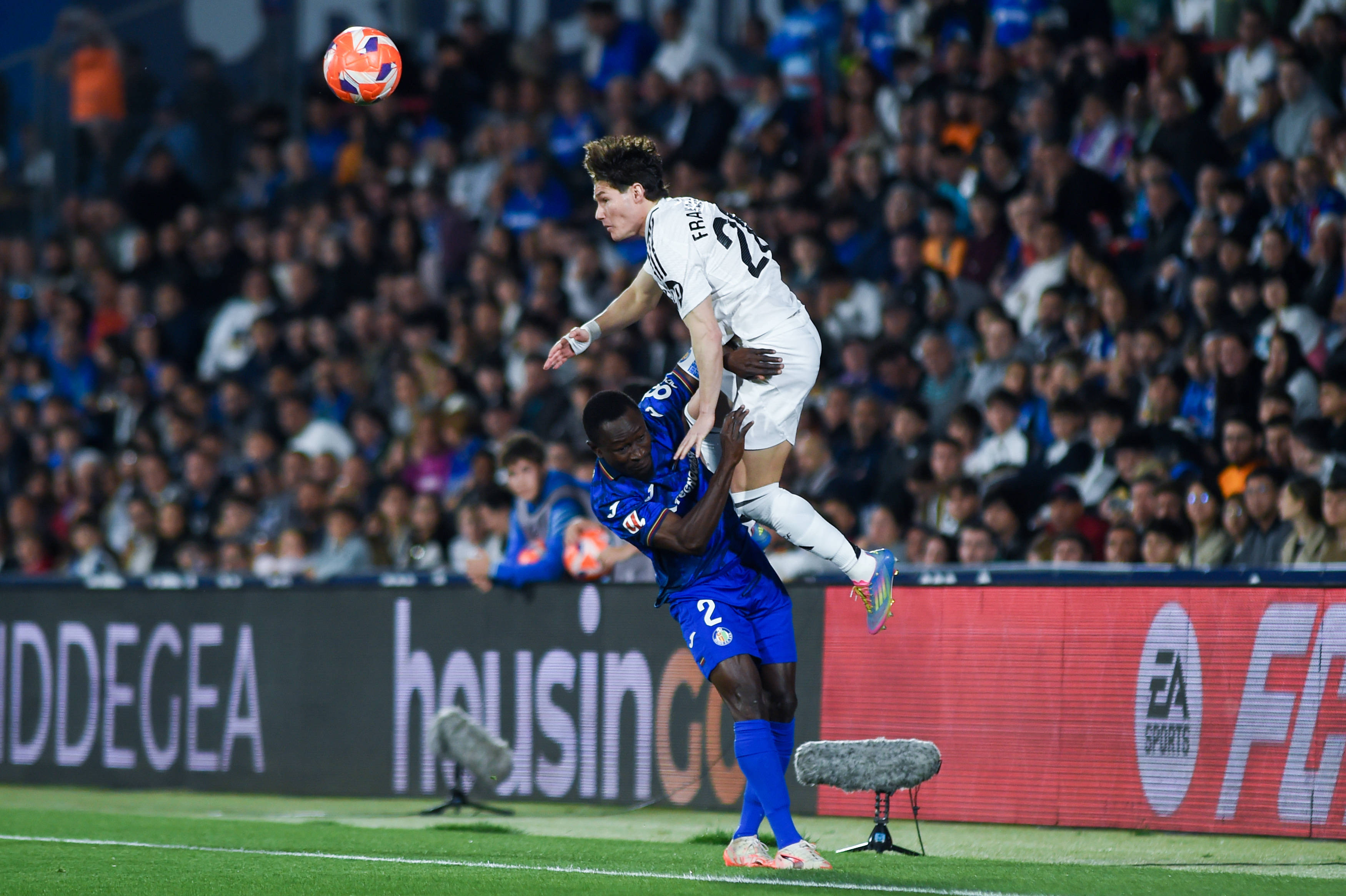 关于赫塔费队后防稳固，首发击败对手的信息