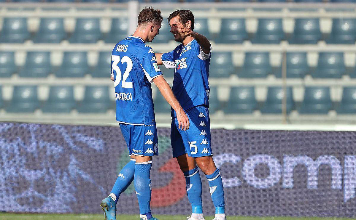 杏彩体育网页版-关于圣保利队近期表现稳定，积极备战接下来的比赛的信息