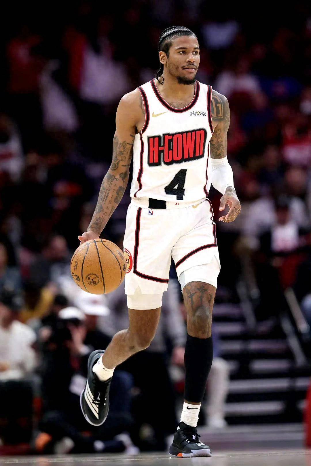 篮网队在主场出色表现，取得重要胜利的简单介绍