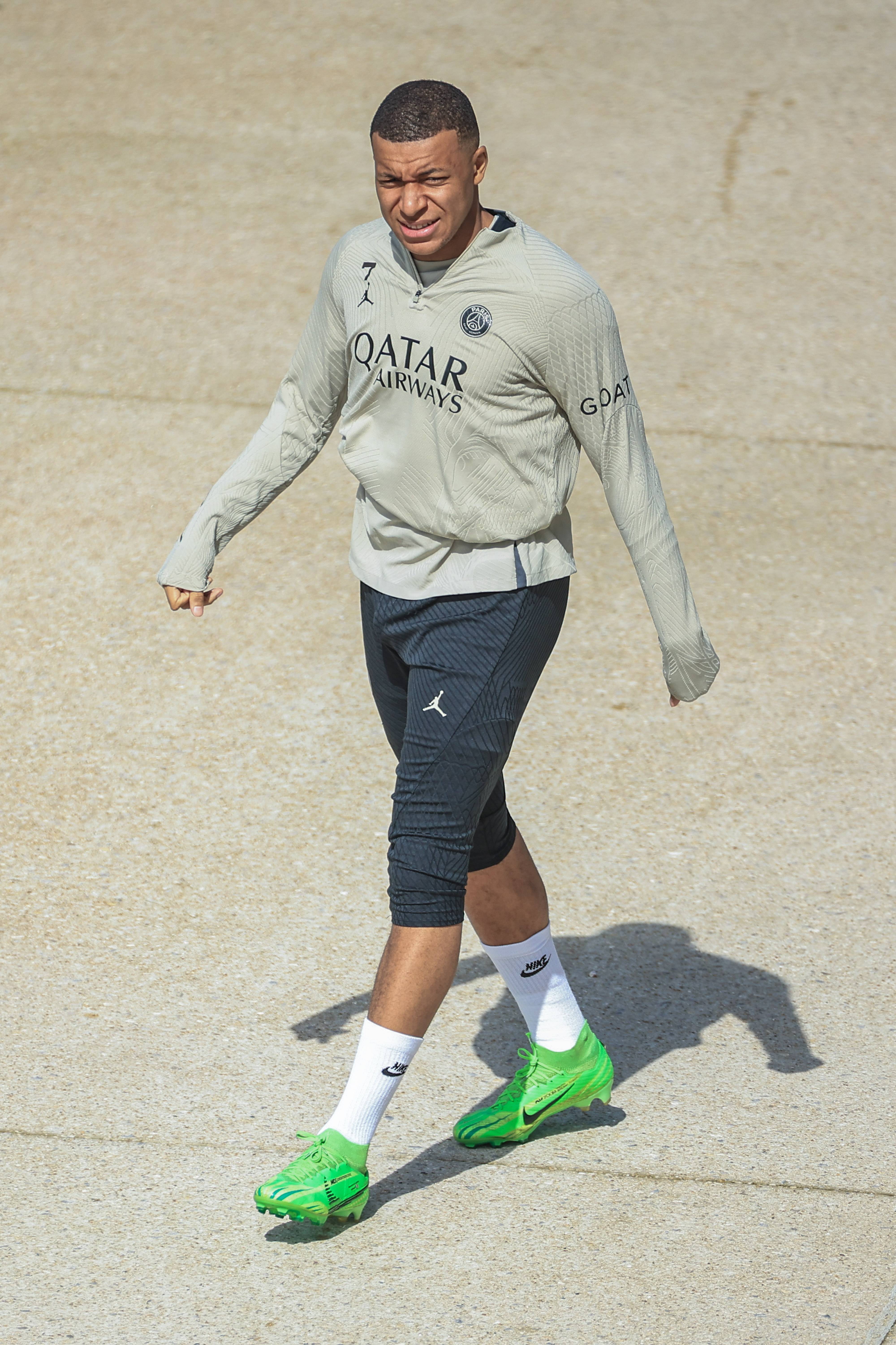 巴黎圣日耳曼备战风声鹤唳，教练组全力备战