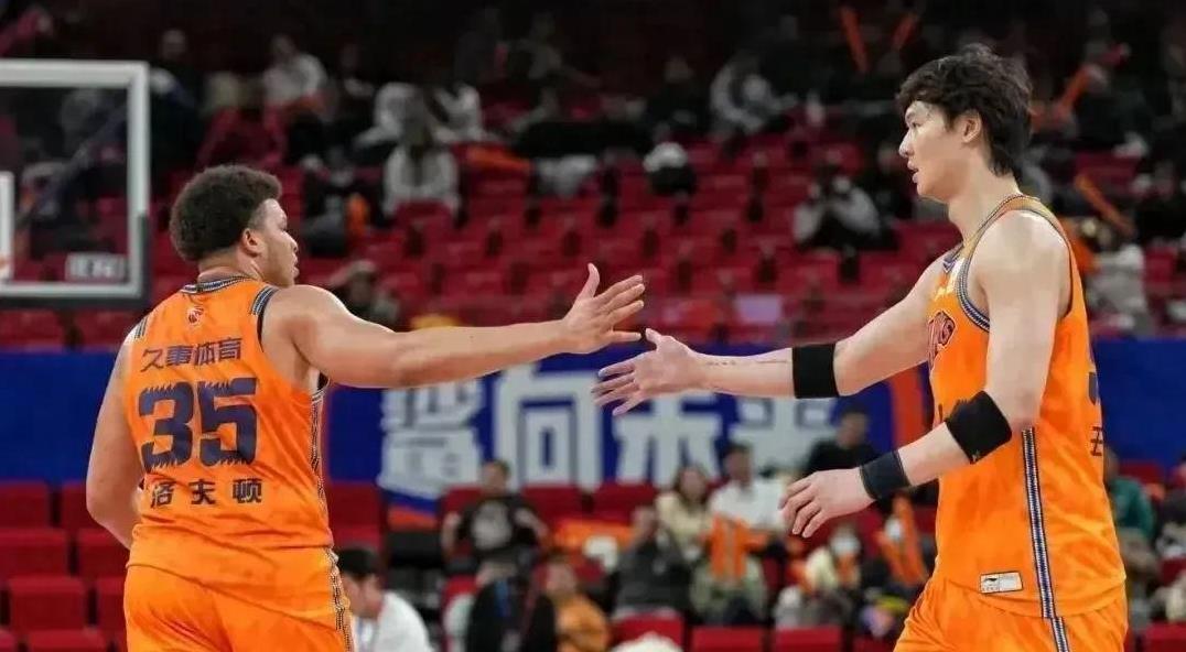 杏彩体育官网入口-球队实力对决，迎来一场精彩比赛