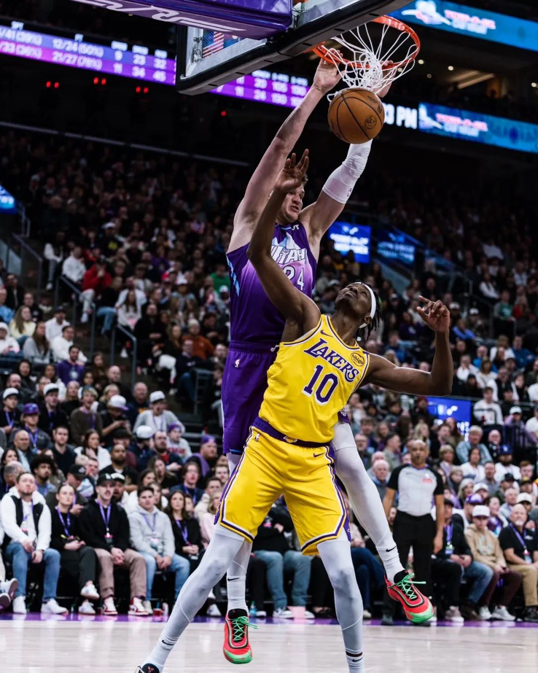 包含爵士后卫突破瓶颈,成为球队得分引擎的词条 包含爵士后卫突破瓶颈,成为球队得分引擎的词条