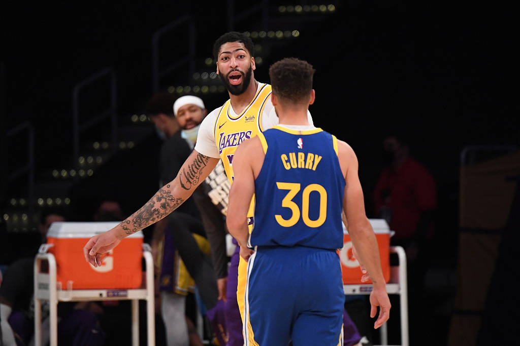 弗兰克-沃格尔挑战雄鹿：魔术惊险逆转的简单介绍