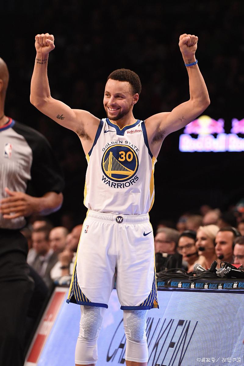 勇士横扫魔术,库里再度爆砍30+的简单介绍 勇士横扫魔术,库里再度爆砍30+的简单介绍