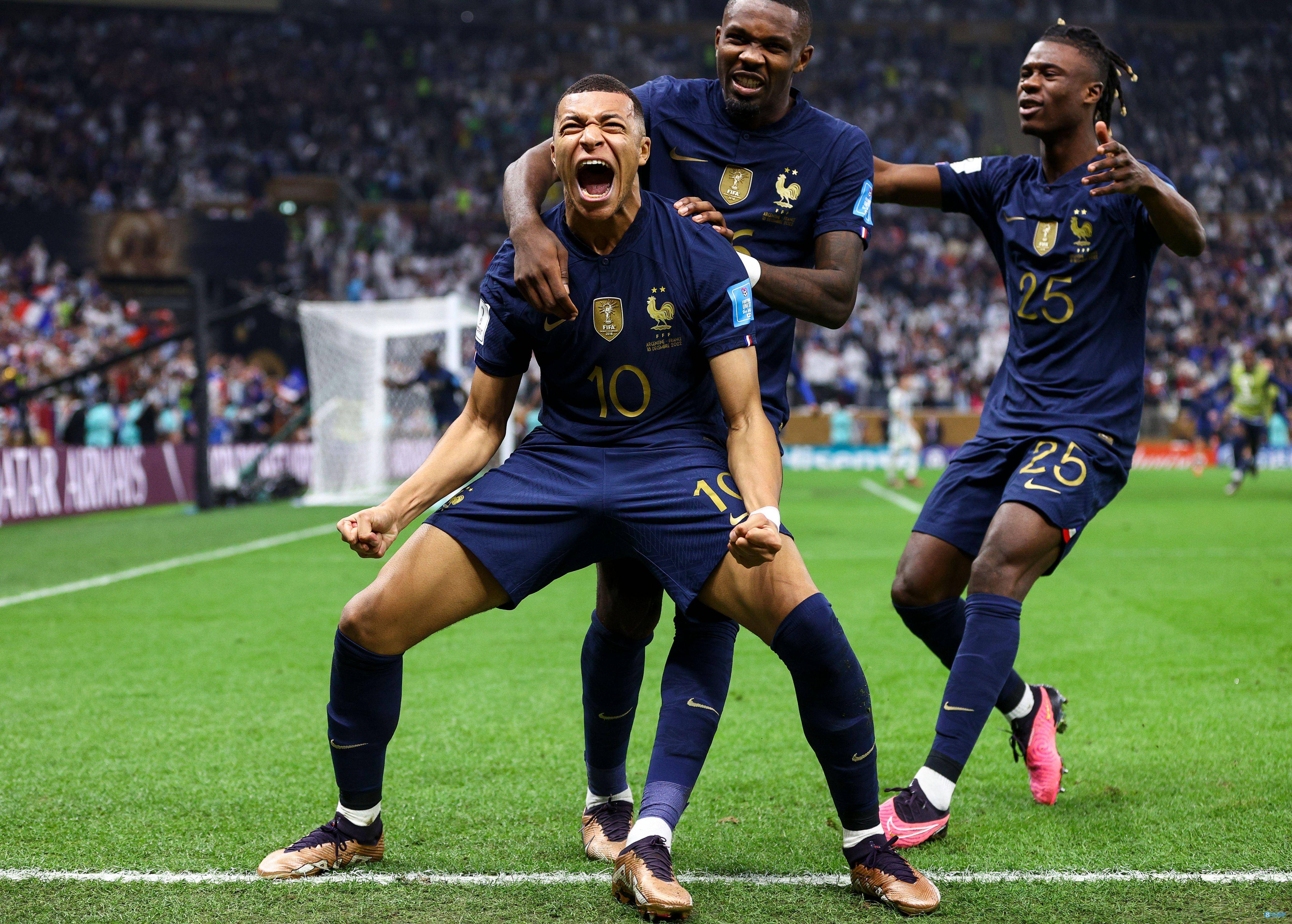 法国女足迎来对决德国队,实力悬殊 法国女足迎来对决德国队,实力悬殊